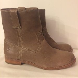 Frye Anna short bootie W size 6.5